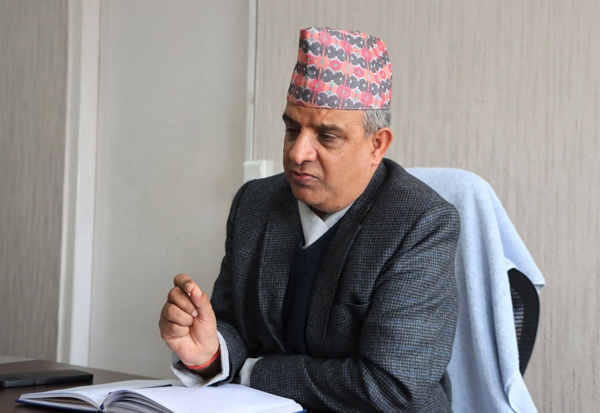 एक सय सहकारीका चल अचल सम्पत्ति रोक्का